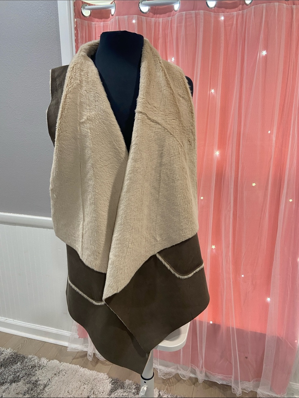 Luii Two-Tone Faux-Shearling Draped Vest in Cream and Brown size S
